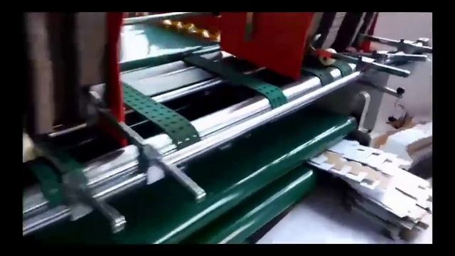 Полуавтоматическая фальцевально-склеивающая линия QHFG 2000 для сложного кроя  - работа оборудования