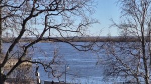 Весенняя прогулка по набережной Северной двины