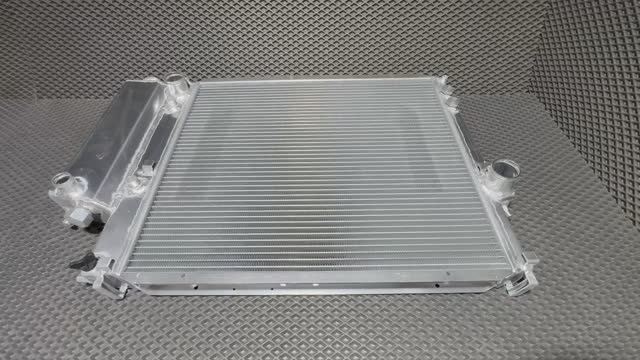 Радиатор алюминиевый BMW 5 E39  М52 17111740699