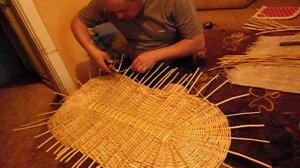 плету дно для люльки