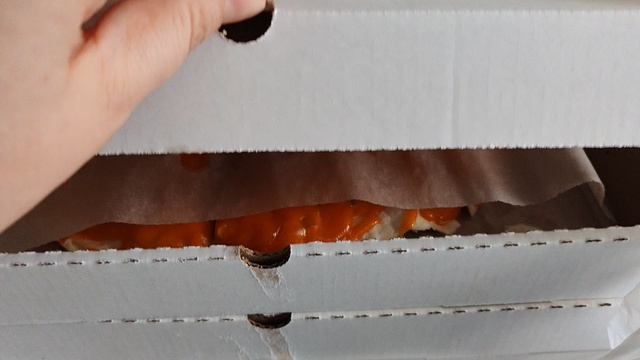 заказали в деревню пиццу