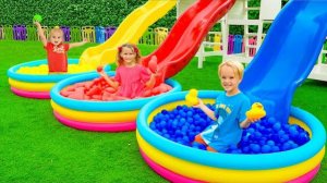 Крис помогает Алисе найти ее машинки