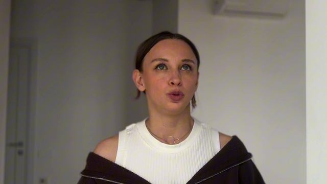 Визитка - эксперимент. Надарян Валерия - 2026