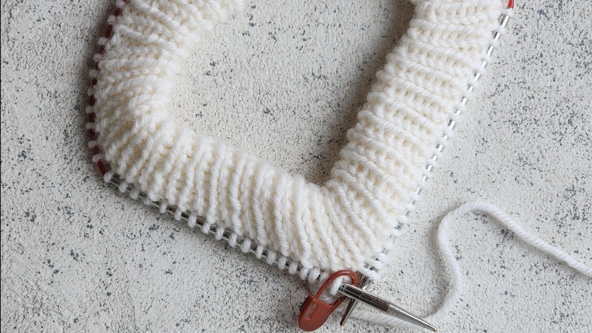 Расставляем маркеры на узор Штаны Love