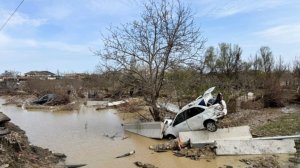 Три участка автомобильных дорог остаются затопленными в Дагестане