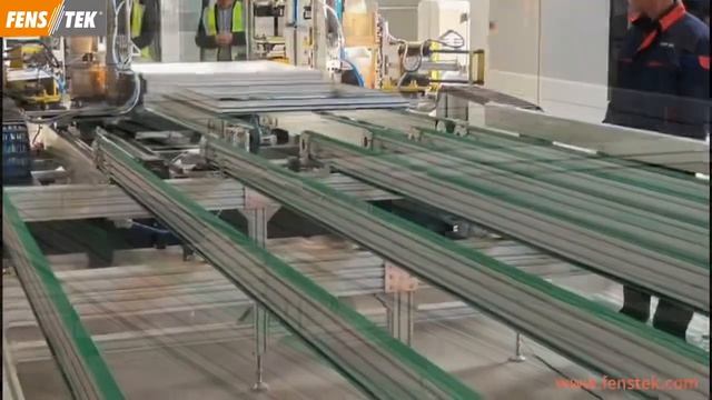 линия для двухслойной сварки и очистки углов с ЧПУ для американского винилового профиля