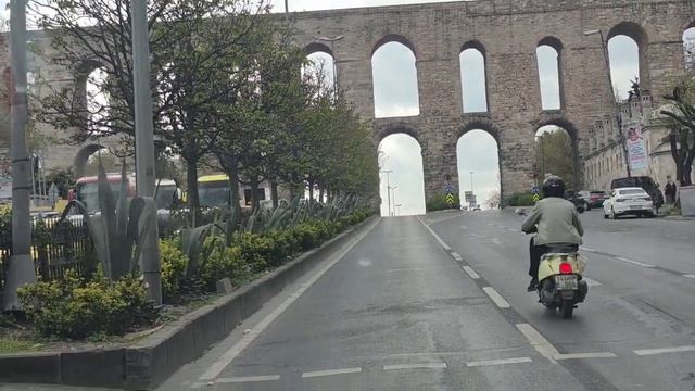 Путь с Иероса в Стамбул, Аквидук в старинной части города, 18.04. Турция. Мир Универсологии