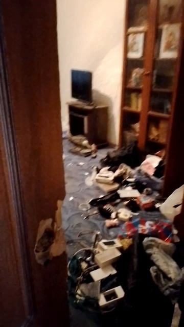 Сосед по коммуналке вышел в магазин за новыми бутылями. Помогите уехать из ада! Сб 5336690144598952