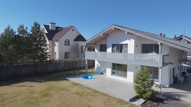 Продаётся дом в черте г.Екатеринбург, ул. Искристый переулок, 24