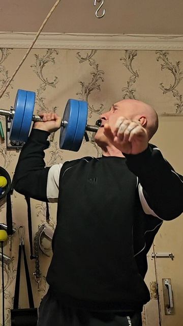 С утра пожал гантель 43 кг. на 10
