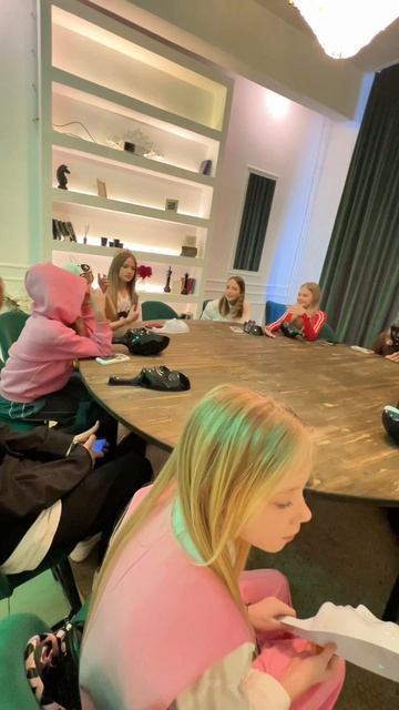 КТО В КАПЮШОНЕ?