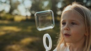 НА МАЛЕНЬКОМ ПЛОТУ создано нейросетью ❗