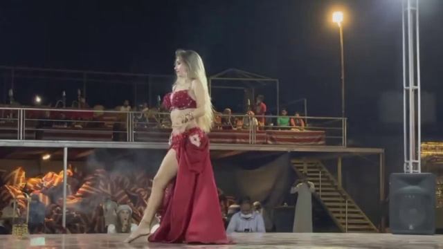 Восточные танцы от красивых девушек
