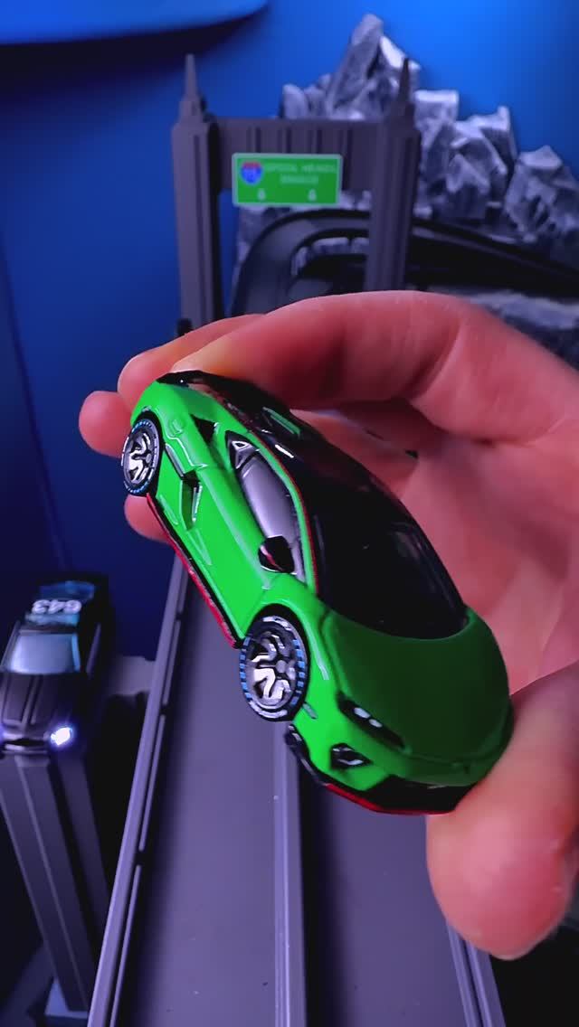 Скоростная погоня 🚨🔥 Машинки на максимальной скорости! 😱