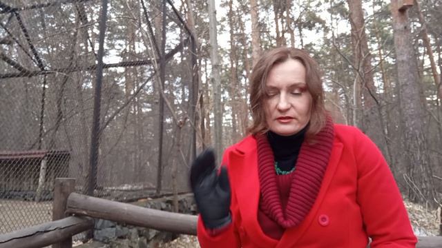 1000017146.mp4 Немного переборщила с косметикой и так гуляла в зоопарке