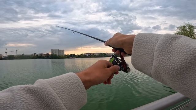 Где в Казани окунь крупнее и злее? Средний Кабан или Нижний? Эксперимент рыбалкой.