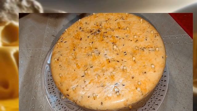 НАТУРАЛЬНЫЙ  СЫР,
С  НАТУРАЛЬНЫМИ  СЕМЕНАМИ.