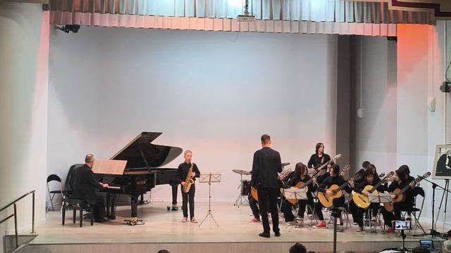 Цфасман. Румба. Ансамбль гитаристов. Соло на саксофоне Игнатьев Пётр.