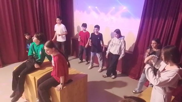 на спектакль