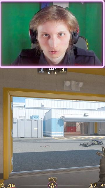 ТИПАМ ВООБЩЕ ПОФИГУ,СПИНАМИ СТОЯТ В КС 2