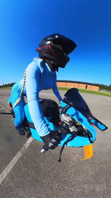 Катя Алмаз мото девушка на Дукати Ламборгини