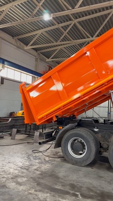 Изготовили самосвал Камаз-6520 с трехсторонней разгрузкой...