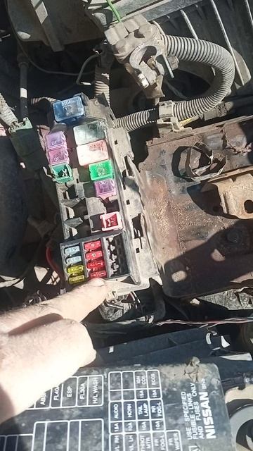 Ниссан Альмера нет питания на эбу , причина