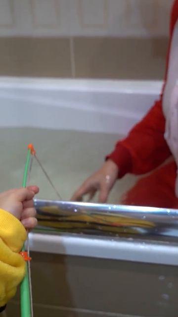 7 Ловим рыбу в ванной и пытаемся пожарить на сковороде