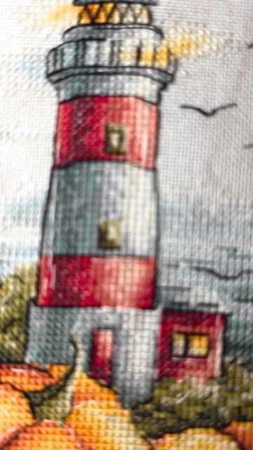 В вышивке изображение маяка наделён глубоким символизмом и окутан множеством примет.