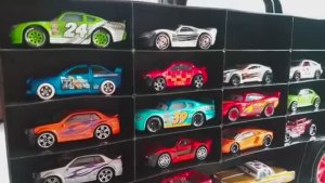 Мультики для детей . Мультик про машинки . Собираем машинки в грузовик . Интересный мультфильм