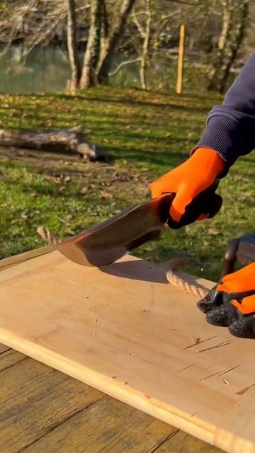 Вот это уже не нож. Это инструмент «на все случаи».