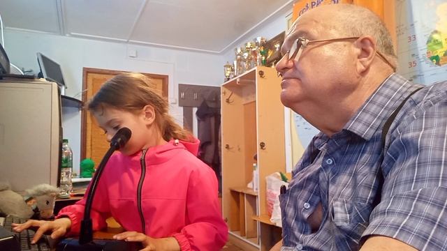 UA3RDV=RZ3EN=R3TMC=R7CA=RC4P=Дарина с днем радиолюбителя