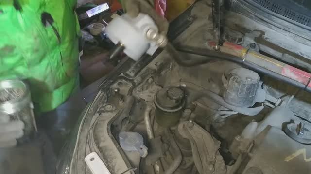 Замена масла через щуп и проверка сливной пробки.