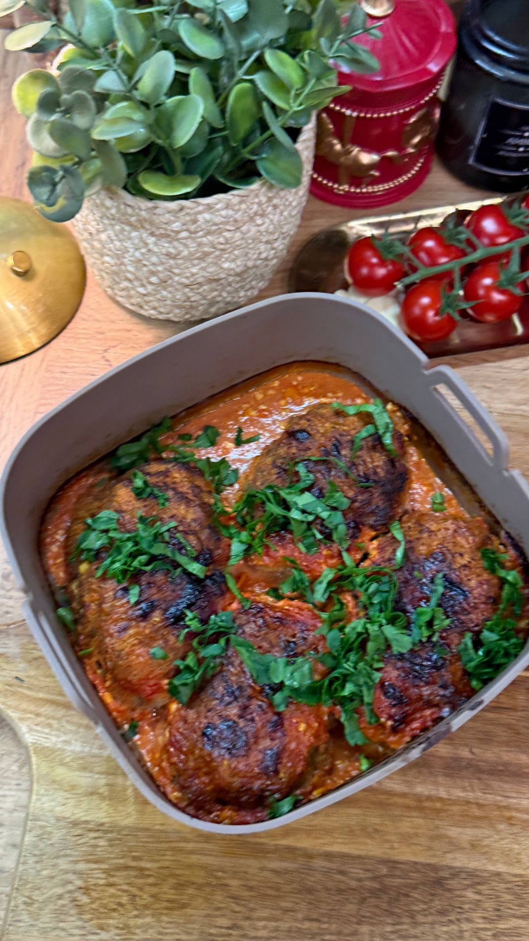 Сочные домашние котлеты в сливочно-томатном соусе 🤌🏻