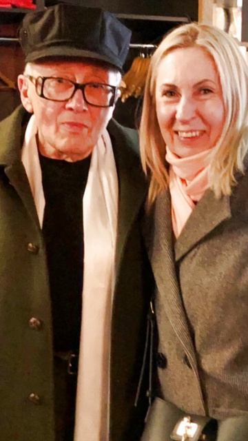 Вот чем прекрасен Питер)! Зайдёшь просто пообедать и можно встретить Михаила Шемякина) 15.04.2026