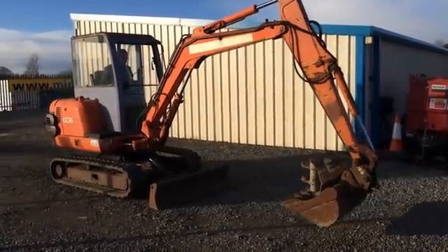 Мини-экскаватор HITACHI EX 35