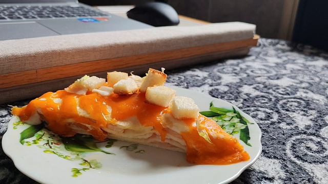 заказали пиццу цезарь в деревню