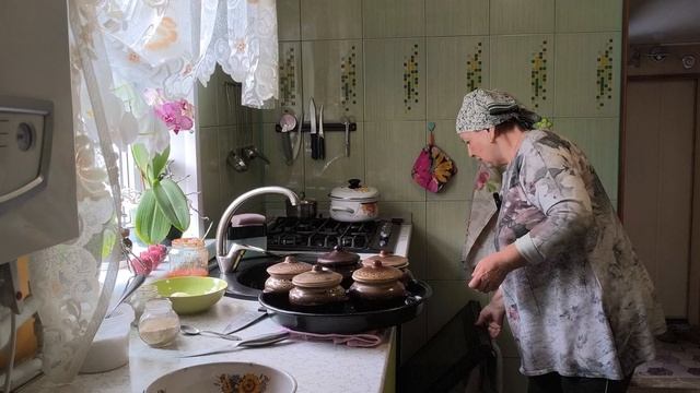 20-04-2026Готовлю чанахи, галушки, ваакумирую щавель на заморозку.