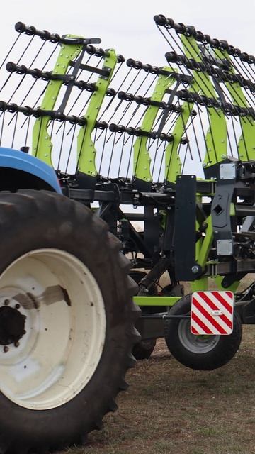 МК-12 режет подсолнечник и закрывает влагу за 1 проход