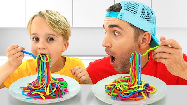 Крис и его дядя учатся готовить макароны!