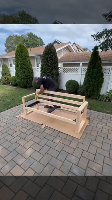 Уличный диван своими руками

Подпишись. 😉