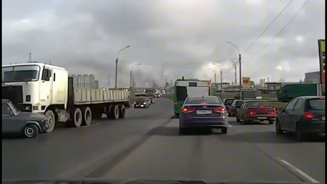 аварии снятые на регистратор в авто..