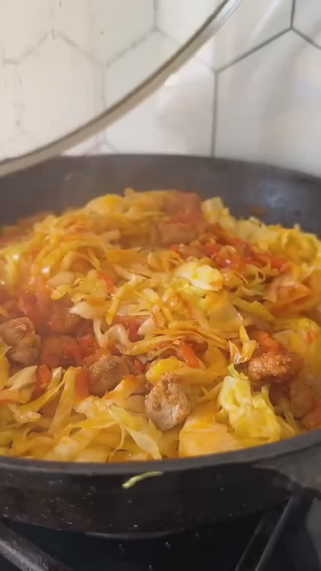 Тушеная капуста с мясом.