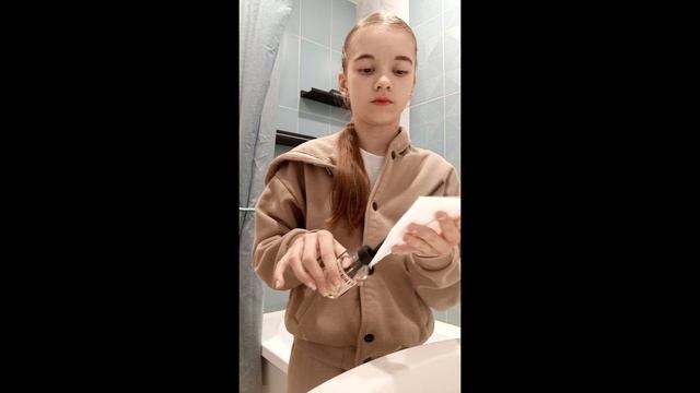 с Каролиной в квартире наш день