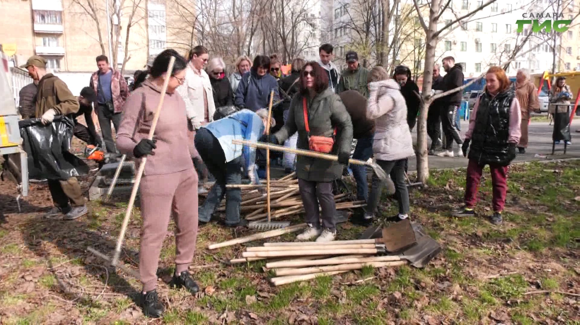 В Кировском районе Самары на субботник вышли 5,5 тысячи человек