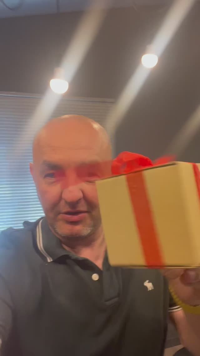 Гена на Обеде после Дня Рождения