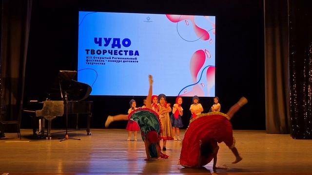 "ЗВЕЗДОЧКИ" танец "Россиянка Я"