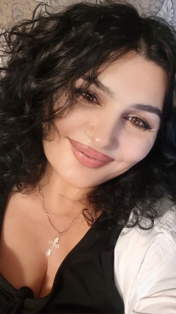 Кто то любит нас , кто то ждёт .