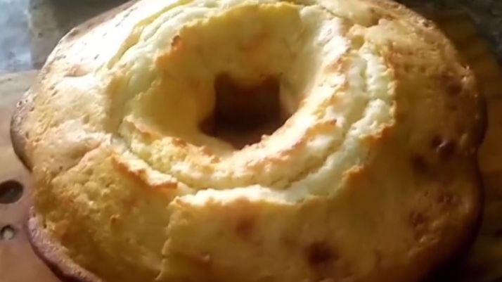 Вкусный, нежный кекс на кефире к любому празднику!