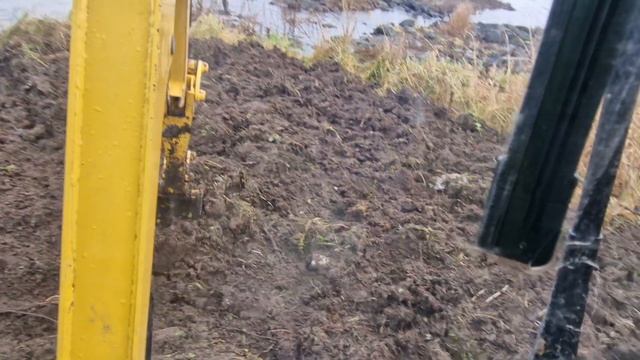 Планируем грунт под причал